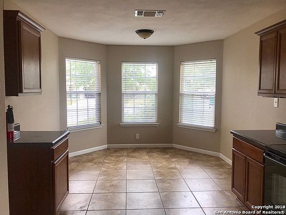 3rd image of 127 Latigo Ln