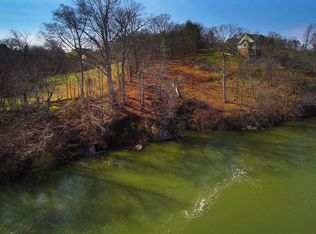 237 Waters Edge Way, Lenoir City, TN 37771