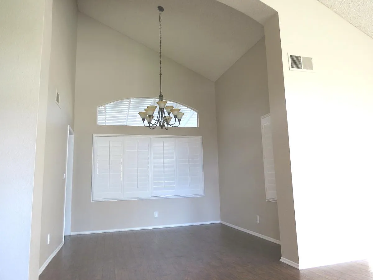 5 bed, 2212 sqft, $3,500 — Photo 1