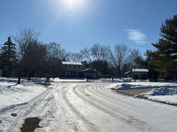 5th image of 2765 Shady Hollow Dr