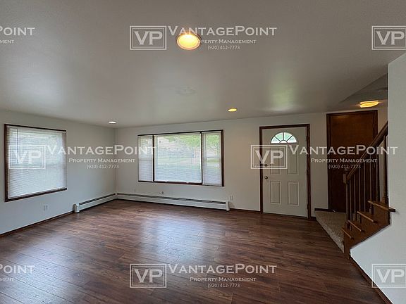 2nd image of 1713 Edgehill Dr