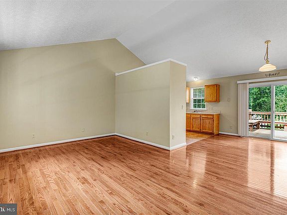 3rd image of 3520 Christiana Ct
