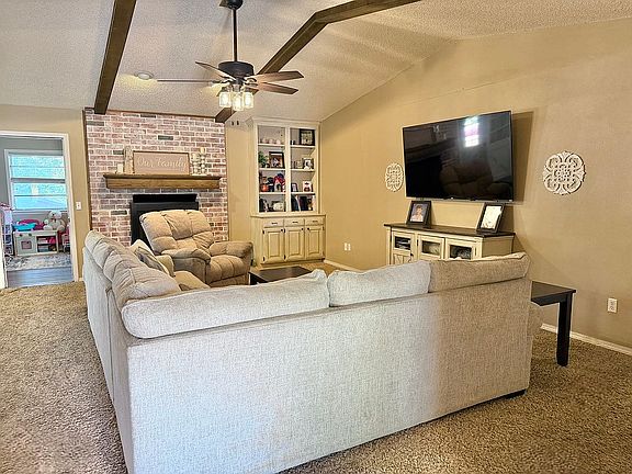 4th image of 412 Beaumont Ct