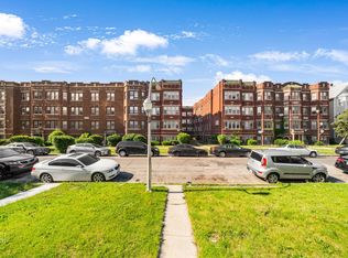 5952 W Superior, Chicago, IL 60644