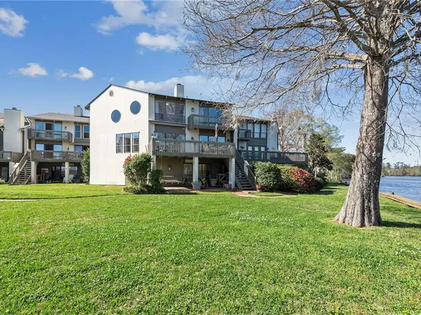 502 Tchefuncte Oaks Dr, Mandeville, LA 70471