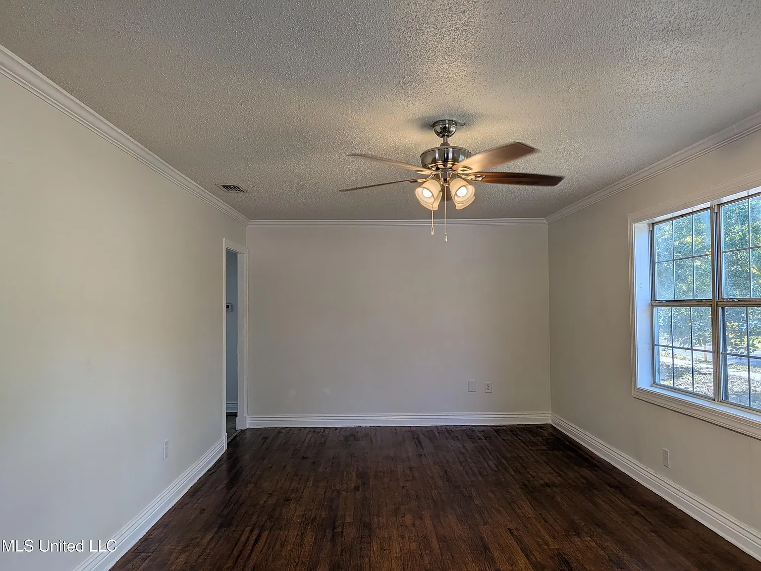 3 bed, 3.0 bath, 1458 sqft, $1,600 — Photo 4