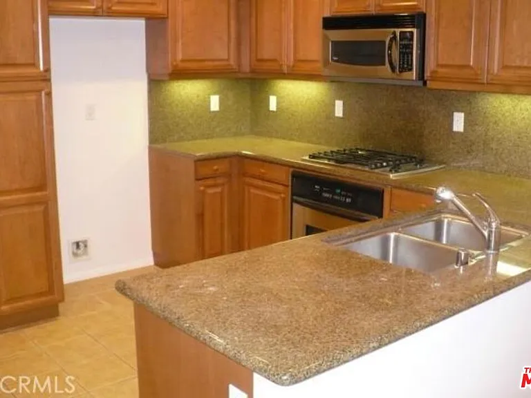 3653 W Medici Ln — Photo 5