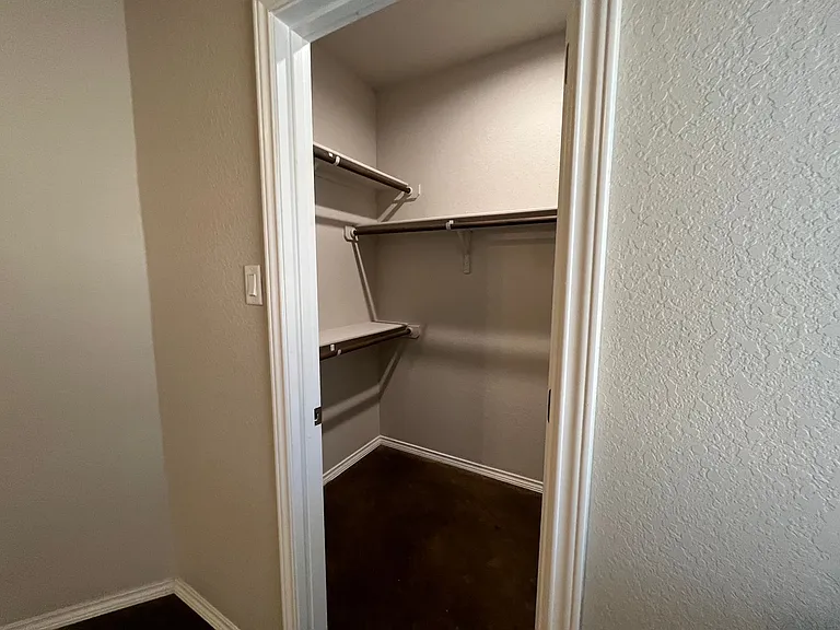 1128 Renee Way — Photo 14