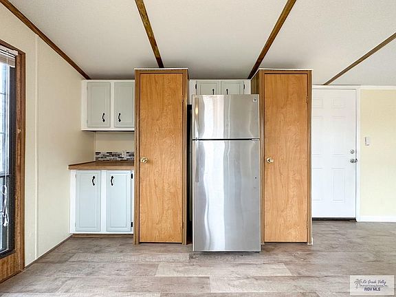 4th image of 167 Willow Cir