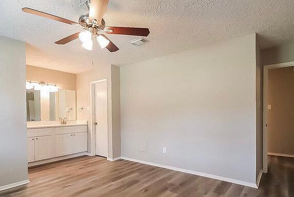 5th image of 2772 Willow Creek Dr