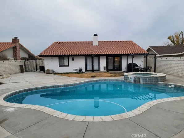 13535 Driftwood Dr, Victorville, CA 92395