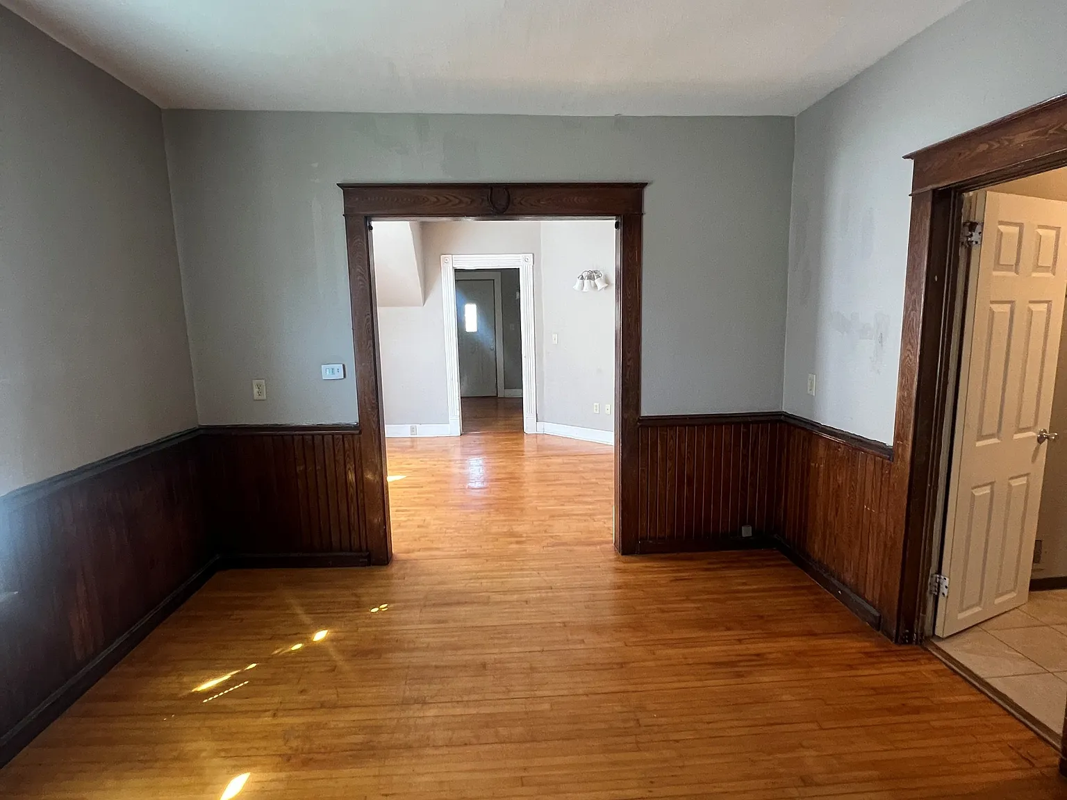 1010 Wisconsin Street - - — Photo 3
