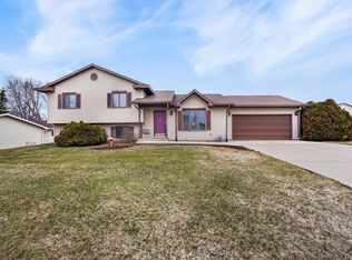 323 Meadow Ln, Poynette, WI 53955