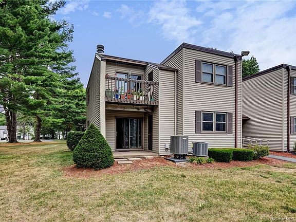 2nd image of 1601 Twin Circle Dr #1601