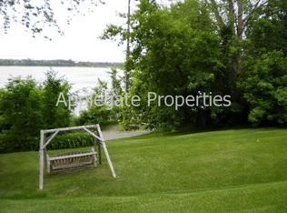 12580 Lake Blvd APT 7, Lindstrom, MN 55045