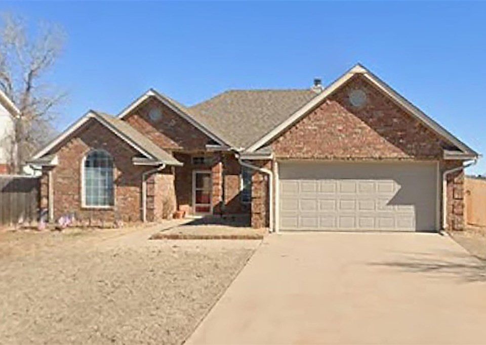 1st image of 408 SE Lancelot Ln