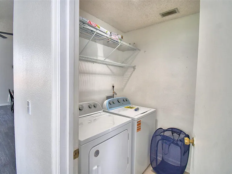 2935 Dickens Cir — Photo 3