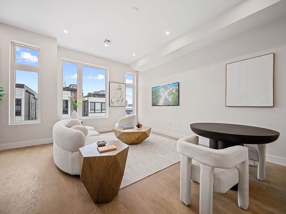 1st image of 31 Graham St #2