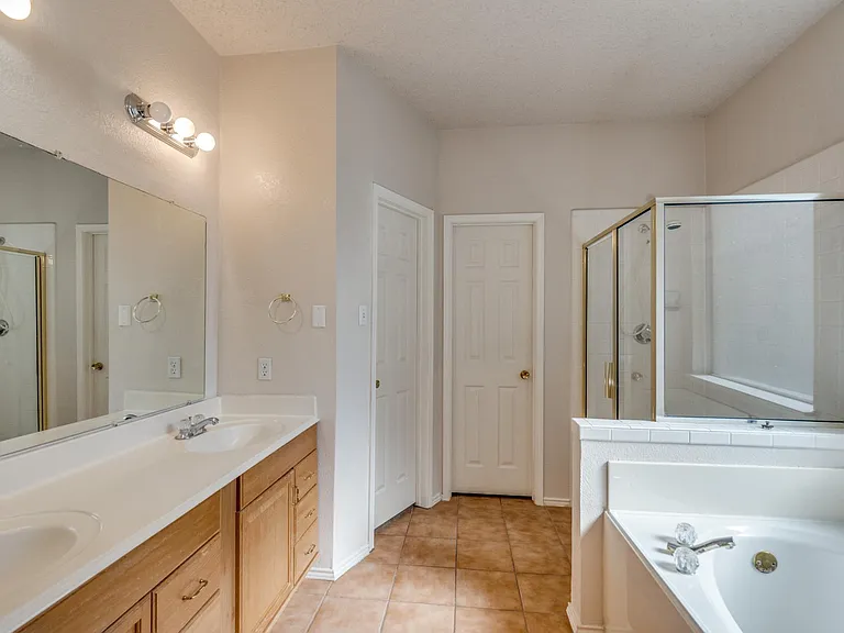 3949 Windford Dr — Photo 20