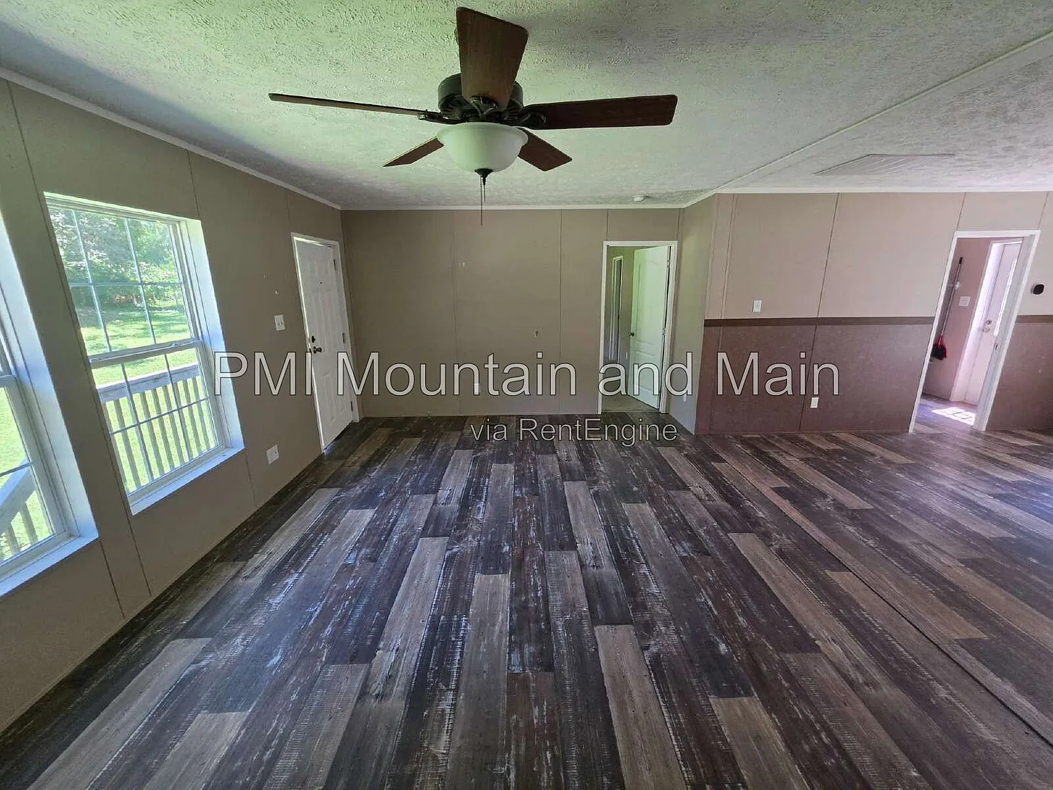 3 bed, 2.0 bath, 1458 sqft, $2,295 — Photo 4