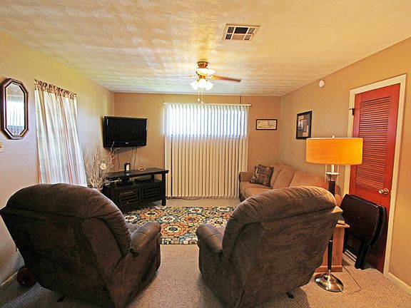 3rd image of 5560 Niagara Dr
