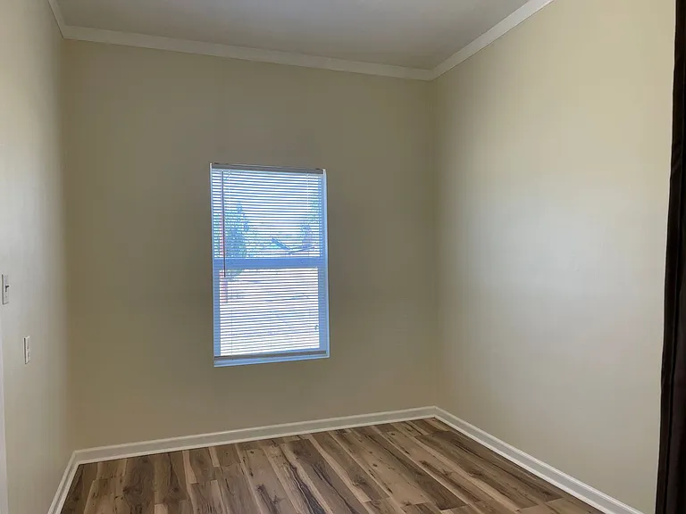 811 Dakota Ave — Photo 11