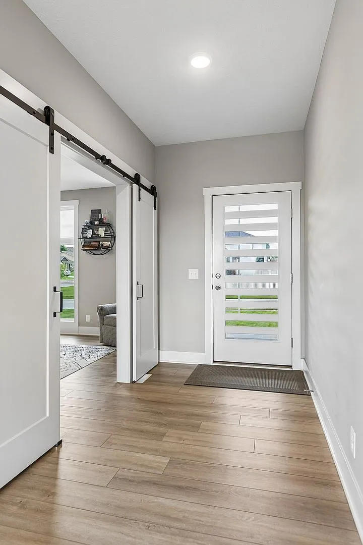 Luxurious 4 Bedroom in Yutan — Photo 4