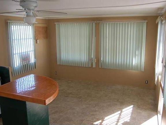 12x09 living room