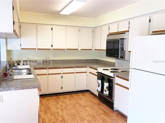 3rd image of 1453 King Ct