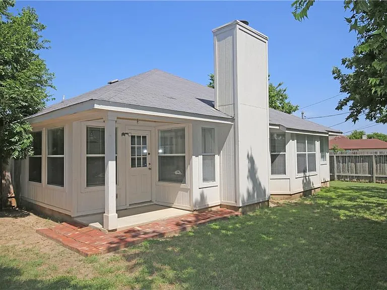 309 Country Aire Dr — Photo 26