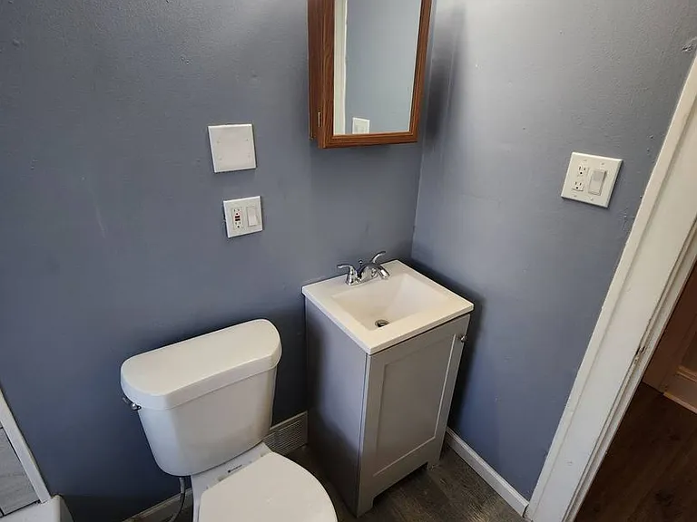 15816 Grovewood Ave — Photo 9