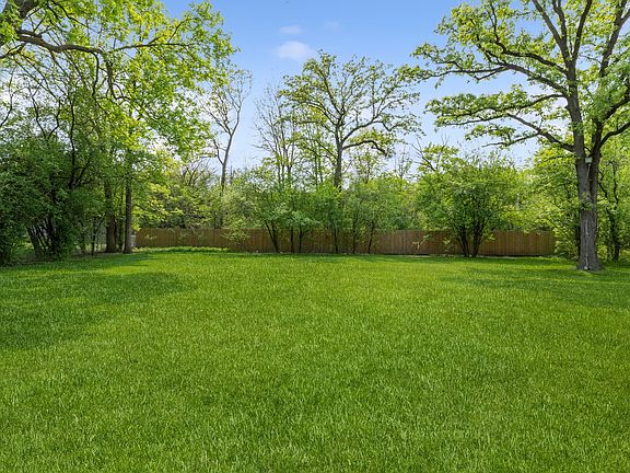 2nd image of 194 Aspen Ln
