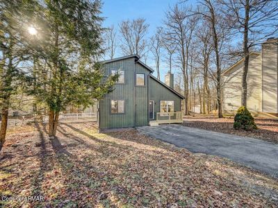 1094 Country Place Dr, Tobyhanna, PA, 18466