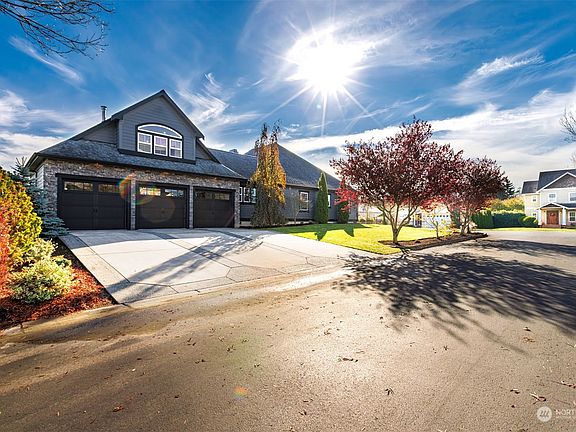 2nd image of 4432 Castlerock Drive