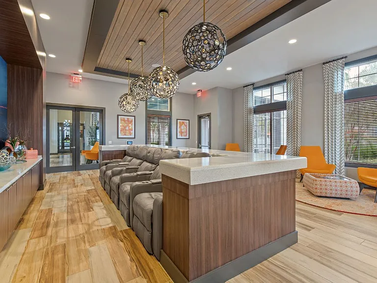 Park Avenue Apartments — Photo 21