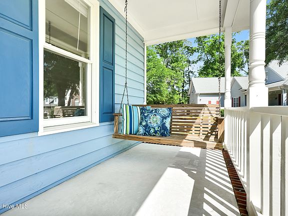 4th image of 4927 Woodcrest Drive