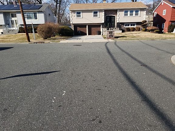 4th image of 455 Holly Pl