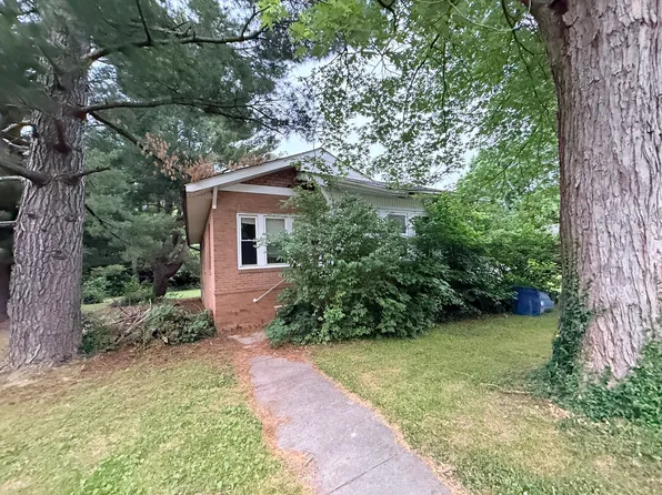 109 S Meadow St, Royalton, IL 62983