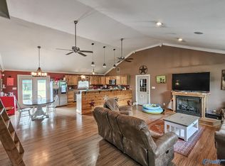 97 McGlathery Ln, Falkville, AL 35622