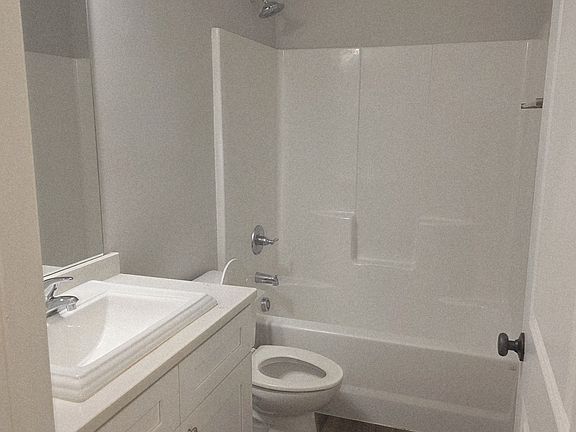 5th image of 1007 Autumns Wood Cir #E