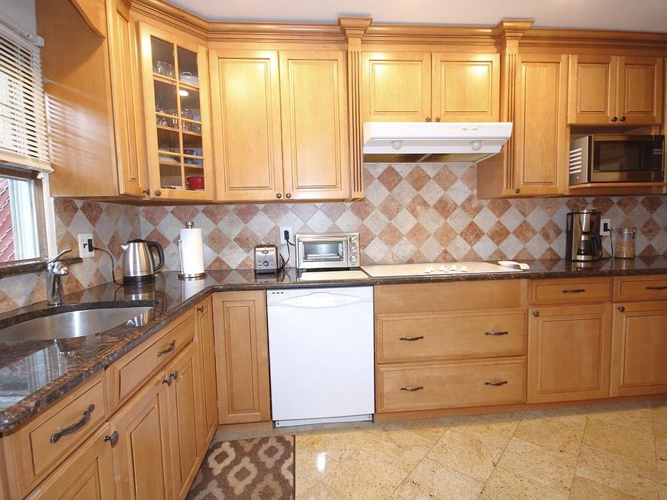 1st image of 105 Cranford Ave