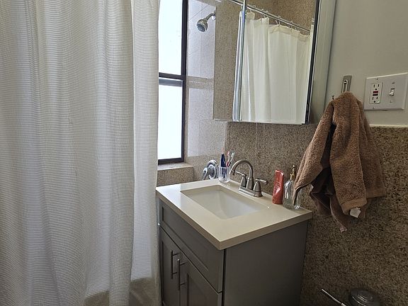 5th image of 509 Cathedral Pkwy Unit 11F