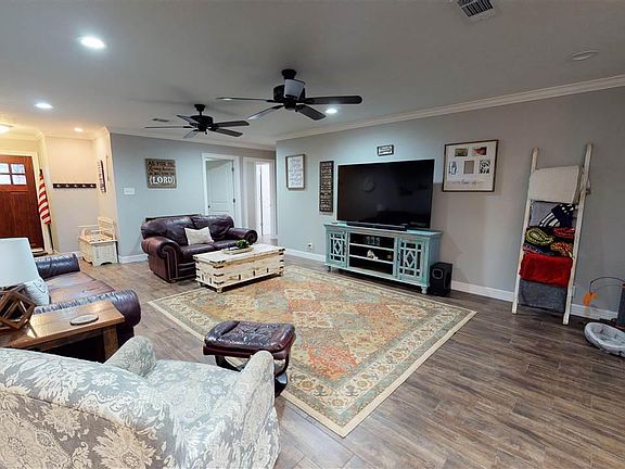 2nd image of 2410 Little John Ln