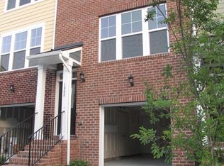 1008 Summerhouse Rd, Cary, NC 27519