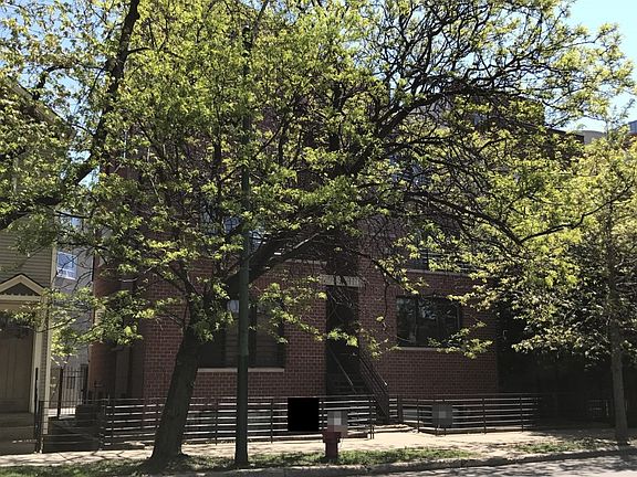 2nd image of 1729 N Sheffield Ave