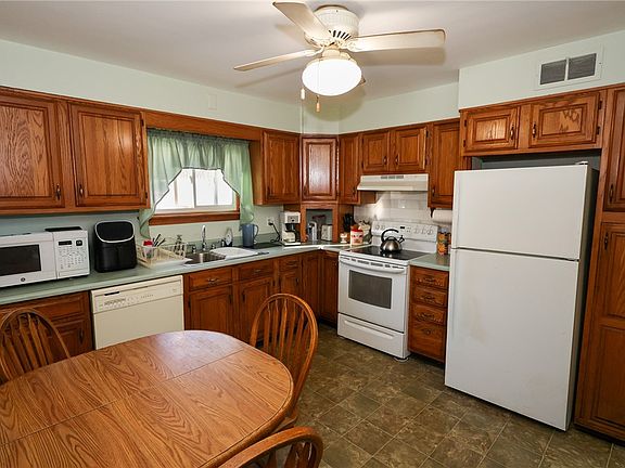 4th image of 521 Mercer New Wilmington Rd E