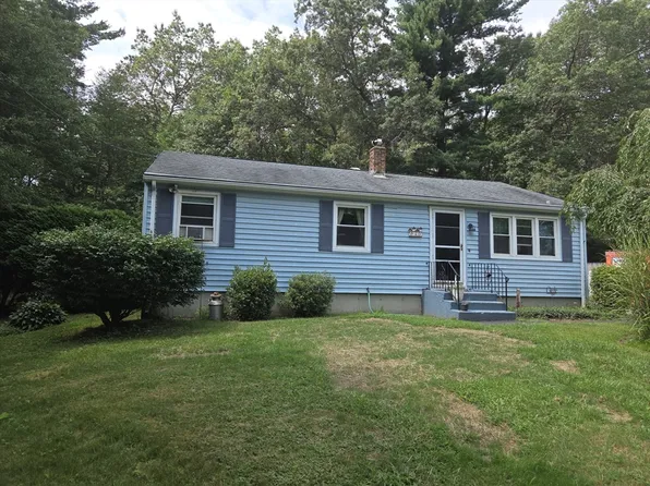 40 Holly St, Oxford, MA 01540