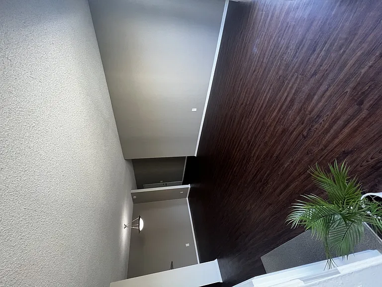 Versailles on the Lake Apartments — Photo 133