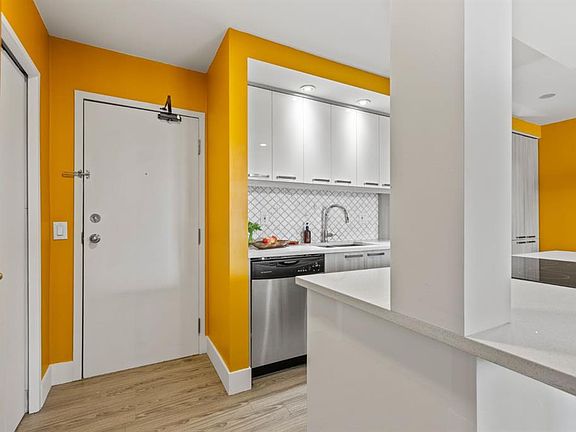 4th image of 2909 N 17th Ave SW #203