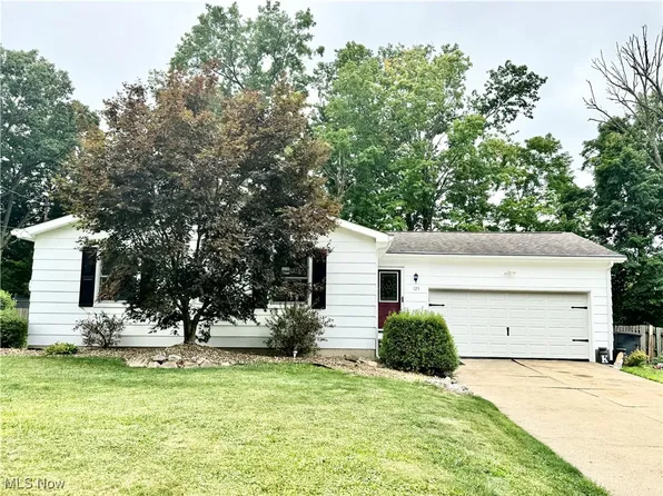 123 Fairview Dr, Cortland, OH 44410